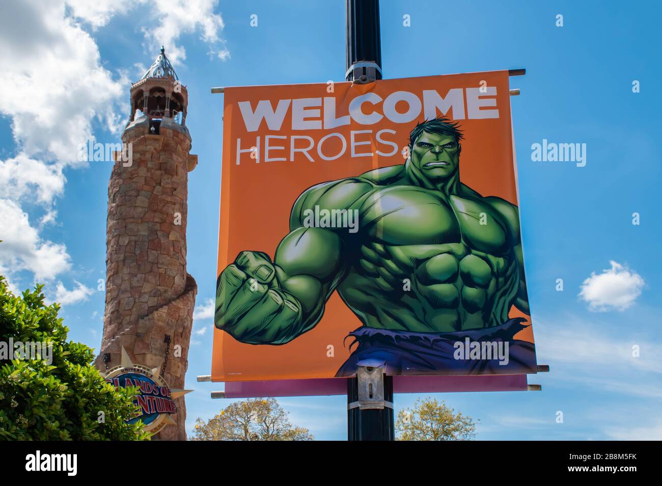 Orlando, Florida. 15 marzo 2019. Segno colorato di benvenuto degli Eroi e del faro alle isole di Universals di avventura Foto Stock