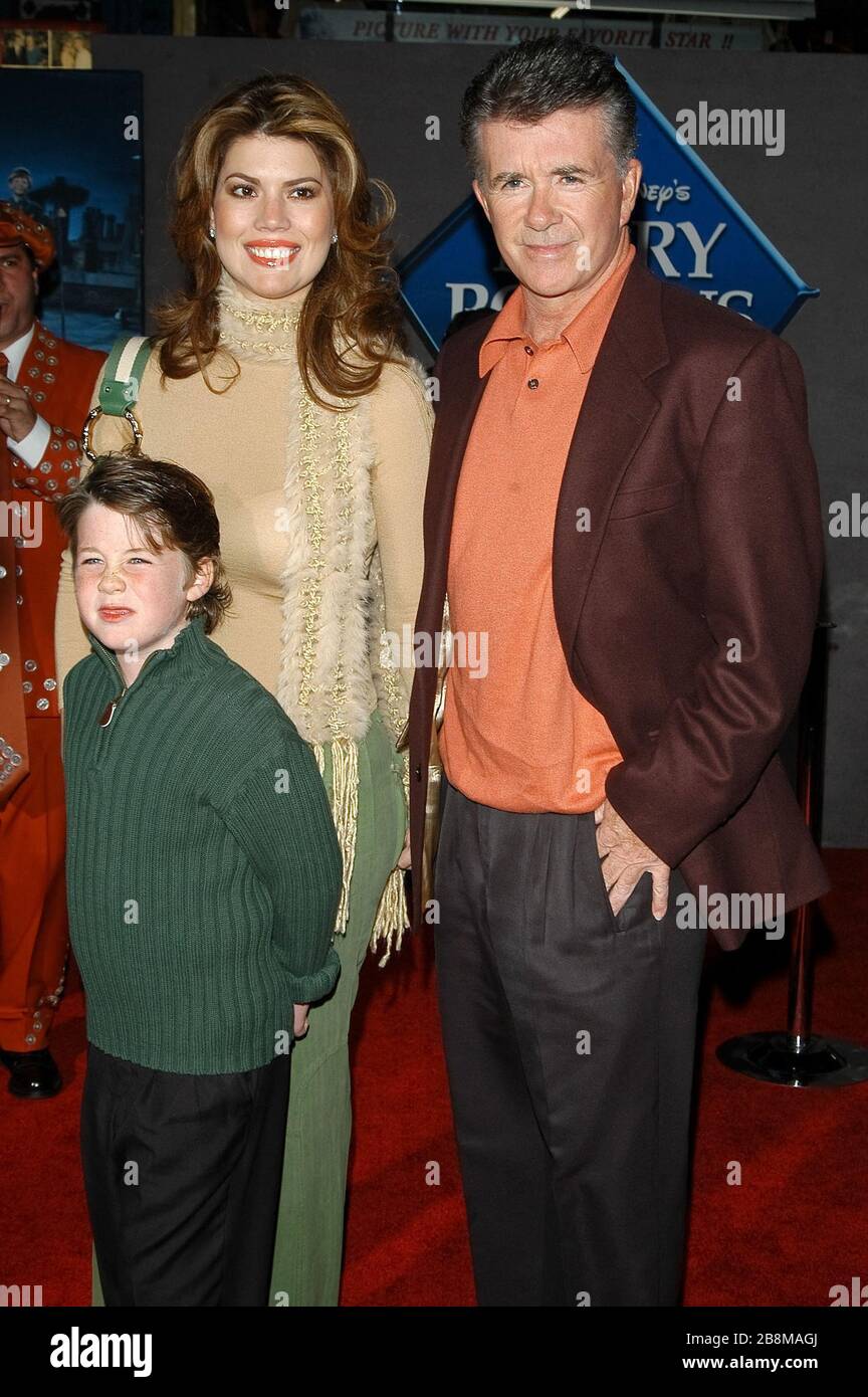 Alan Thicke, moglie Tonya e Son carter al DVD Pre-Premiere Gala del 40° anniversario della 'Mary Poppins' tenuto presso l'El Capitan a Hollywood, California. L'evento si è svolto martedì 30 novembre 2004. Photo by: SBM / PictureLux - file Reference n. 33984-11116SBMPLX Foto Stock