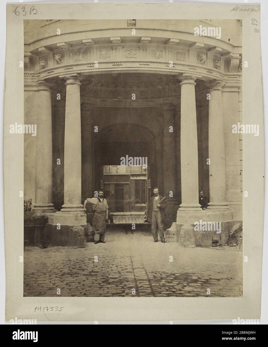 Beauvais. Hotel Beauvais, 68 Rue François Miron, 4° distretto di Parigi. Le Marais. Hôtel de Beauvais, 68 rue François Miron, Parigi (IVème arr.). Photographie de Pierre Emonts (1831-1912). Albuminé di papier. Entre 1862 e 1905. Parigi, musée Carnavalet. Foto Stock