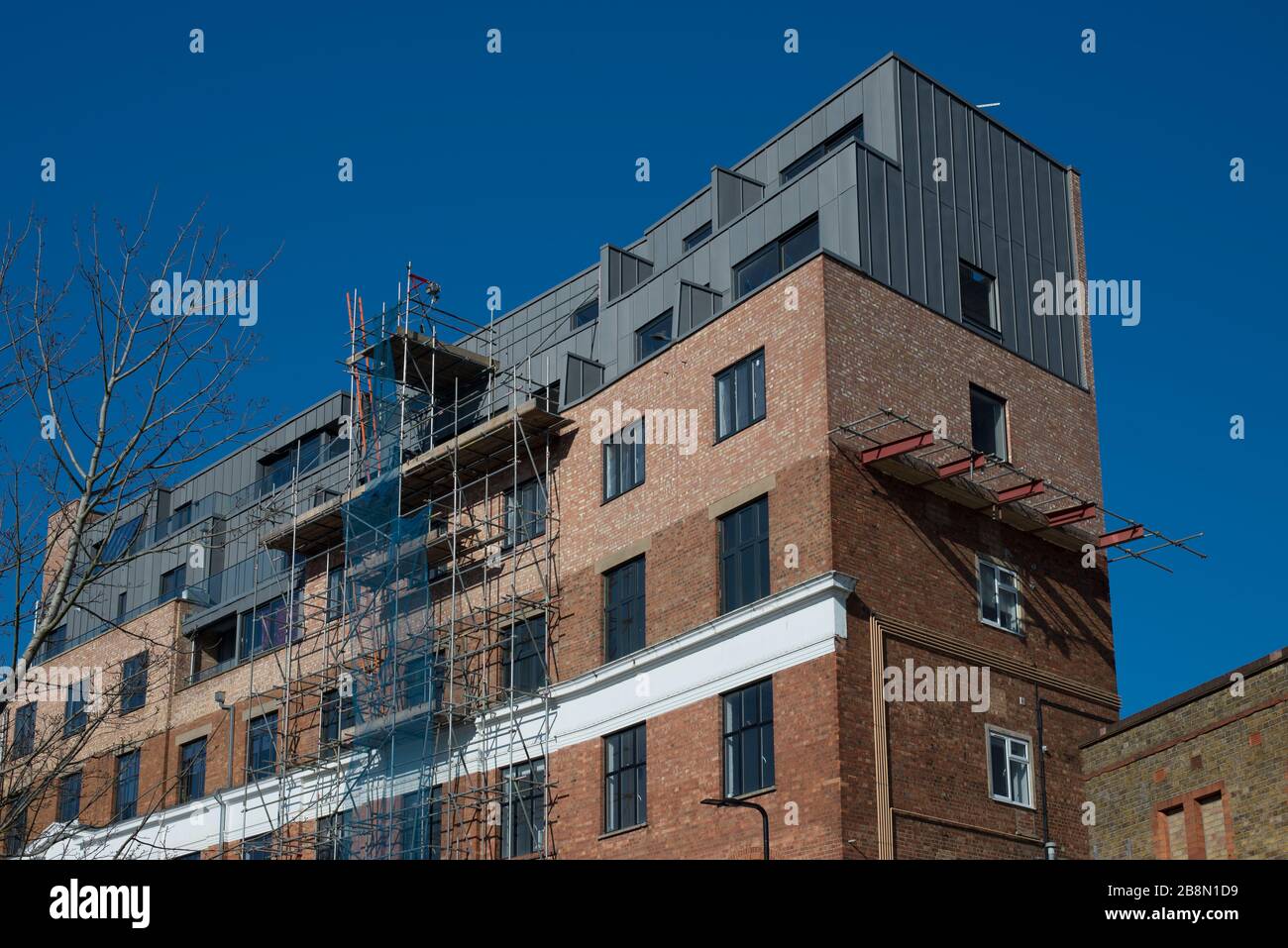 Ristrutturazione degli Stanley House Studios, Stanley Gardens, Acton, Londra, W3 Foto Stock