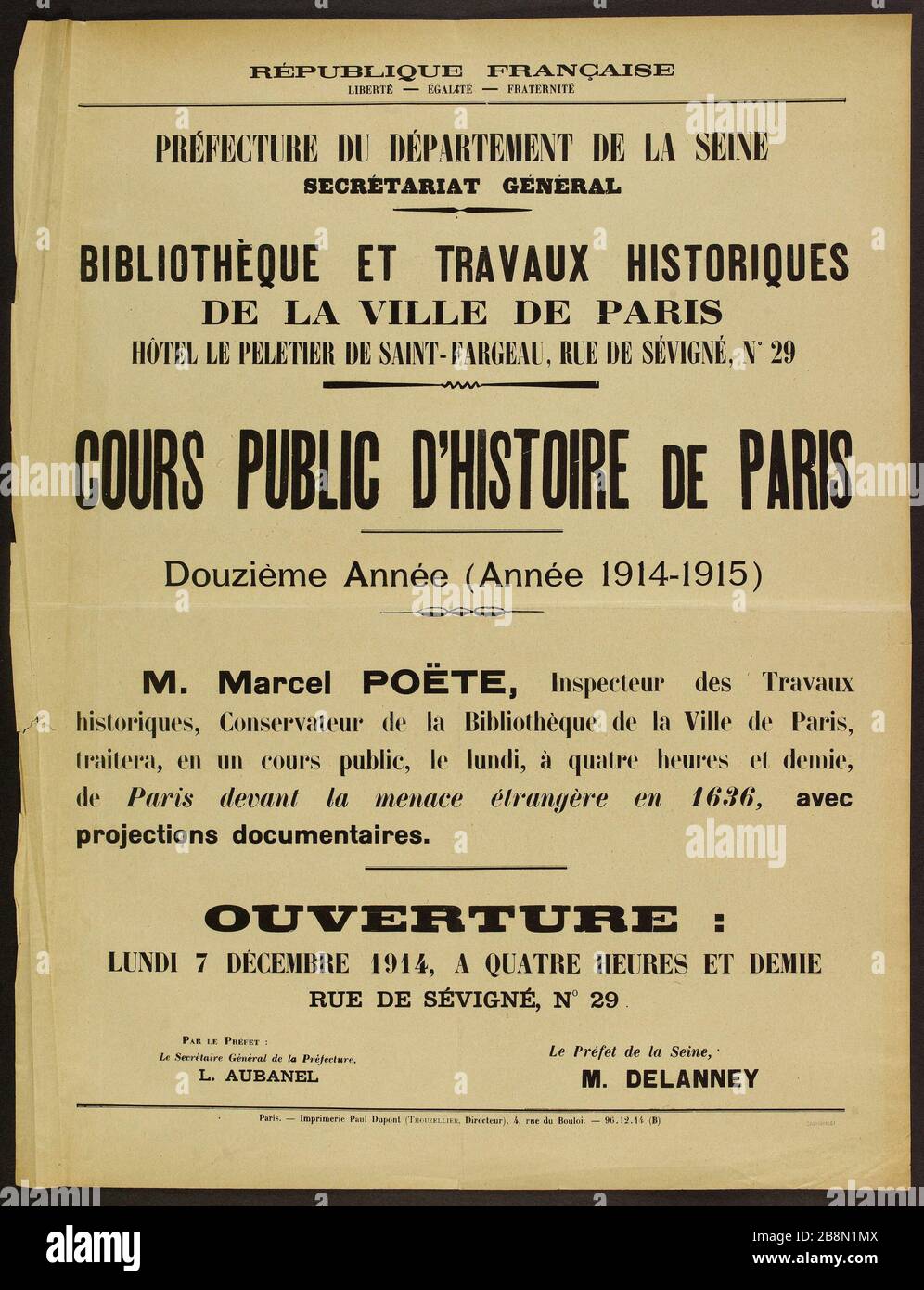 REPUBBLICA FRANCESE, LIBERTÀ - UGUAGLIANZA - FRATERNITÀ, DIPARTIMENTO PREFETTURA DELLA SENNA, SEGRETARIATO GENERALE, BIBLIOTECA E LAVORO STORICO DELLA CITTÀ DI PARIGI, HOTEL LE SAINT-FARGEAU PELETIER DI VIA SEVIGNE, NO. 29 CORSO DI STORIA PUBBLICO DA PARIGI AFFARI PUBLICITAIRE. "Cours public d'histoire de Paris à l'hôtel le Peletier de Saint-Fargeau, n°29 rue de Sévigné, Parigi (IIIème arr.)". Réfecture du département de la Seine, secrétariat général, Bibliothèque et travaux historiques de la ville de Paris. Typographie. 1914. Imprimerie Paul Dupont. Parigi, musée Carnavalet . Foto Stock