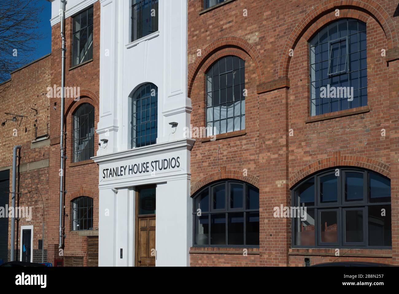 Ristrutturazione degli Stanley House Studios, Stanley Gardens, Acton, Londra, W3 Foto Stock