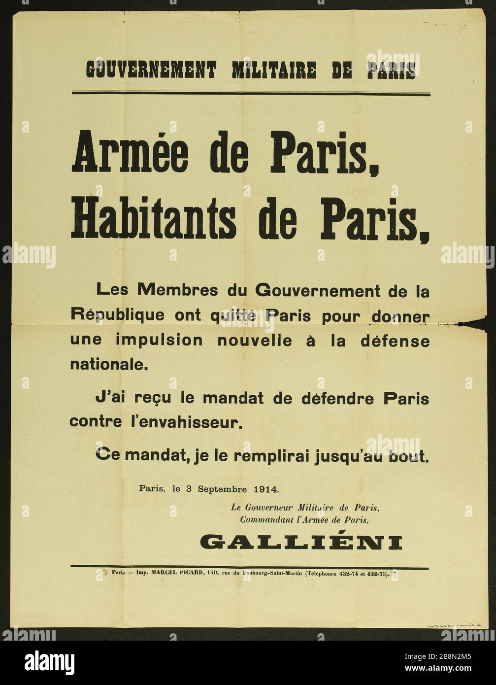 GOVERNO MILITARE DI PARIGI, Armata di Parigi abitanti di Parigi, membro del governo della Repubblica hanno lasciato Parigi Imprimerie Marcel Picard. GOUVERNEMENT MILITAIRE DE PARIS, Armée de Paris, Habitat de Paris, Les Membres du Gouvernement de la République ont quitté Paris. Typographie. 1914. Parigi, musée Carnavalet. Foto Stock