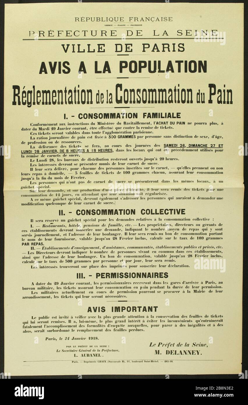REPUBBLICA FRANCESE, LIBERTÀ - UGUAGLIANZA - FRATERNITÀ, Prefettura SENNA, PARIGI CITTÀ, AVVISO ALLA POPOLAZIONE, regolamento del consumo di pane Imprimerie Chaix. REPUBLIQUE FRANCAISE, LIBERTE - EGALITE - FRATERNITE, PREFETTURA DELLA SENNA, VILLE DE PARIS, AVIS A LA POPOLAZIONE, Réglementation de la Consommation du Pain. Typographie. 1918. Parigi, musée Carnavalet. Foto Stock