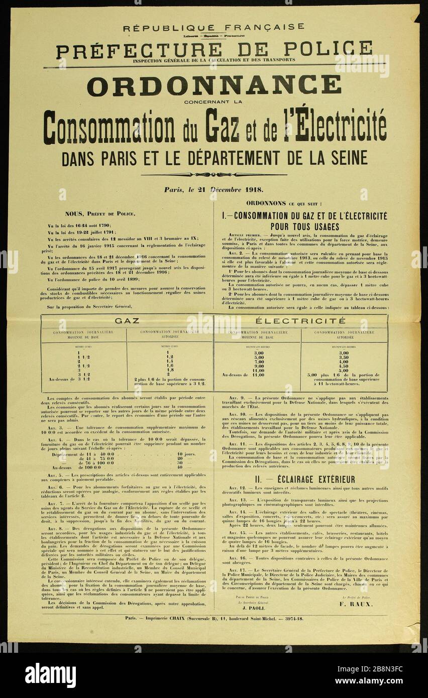 REPUBBLICA FRANCESE, libertà - Egalité- Prefettura della Fratellanza POLIZIA GENERALE ISPETTORATO DEL TRAFFICO E DEI TRASPORTI, L'ORDINANZA consumo di gas ed elettricità A PARIGI E IL DIPARTIMENTO DI PARIGI Imprimerie Chaix. REPUBLIQUE FRANCAISE, Liberté - Egalité- Fraternité, PREFETTURA DELLA POLIZIA, ISPEZIONE GENERALE DE LA CIRCULATION ET DES TRANSPORTS, CONSONNANCE LA Consommation du Gaz et de l'Electricité DANS PARIS ET LE DEPARTEMENT DE PARIS. Typographie. 1918. Parigi, musée Carnavalet. Foto Stock