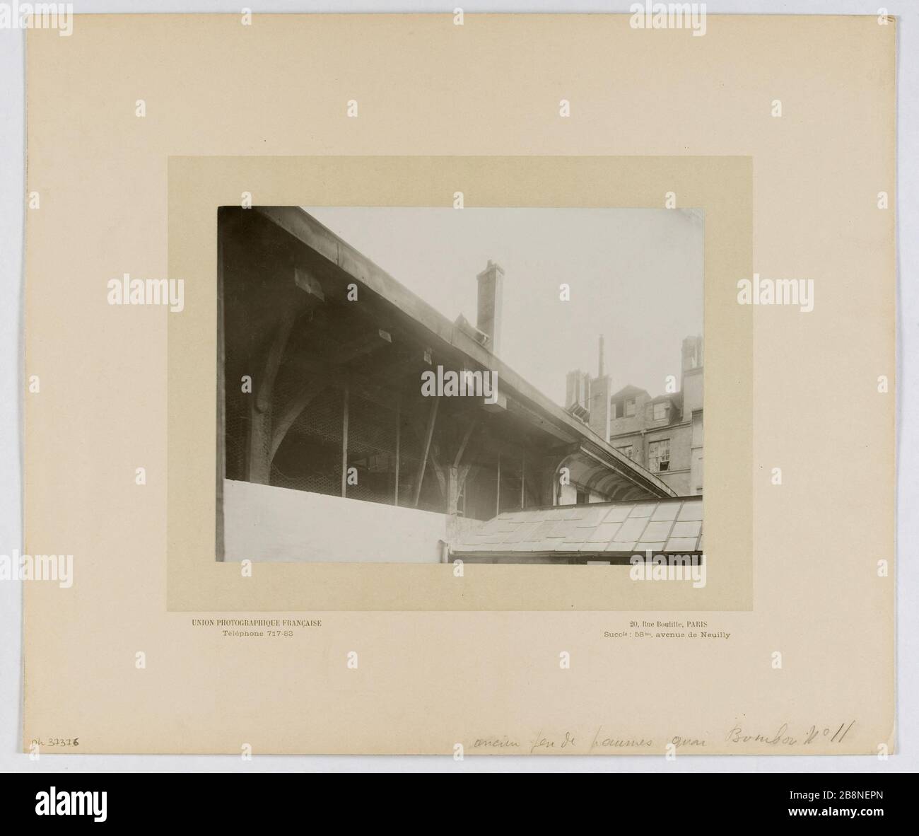 Ex Jeu de Paume, 11 Quai de Bourbon, Parigi (quarto anno) Ancien jeu de Paume, 11 quai de Bourbon. Parigi (IVème arr.). 1900-1915. Photographie de l'Union Photographique Française. Parigi, musée Carnavalet. Foto Stock