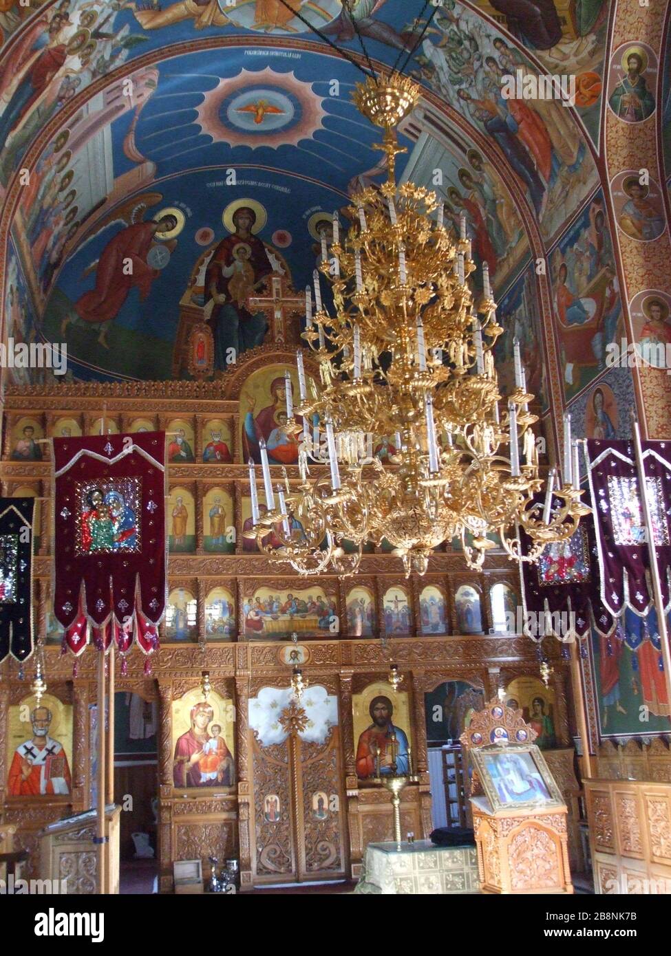 Biserica ortodoxa romana immagini e fotografie stock ad alta risoluzione -  Alamy