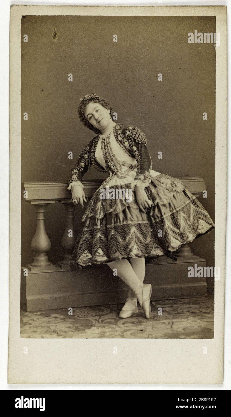 Ritratto di Laure Dordet (-1900), chiamato Milla, attrice teatrale. Portrait de Laure Dordet (décédée en 1900), dite Milla, attrice de théâtre. Carte de visite (recto). Tirage sur papier albuminé. 1860-1890. Anonima fotographie. Parigi, musée Carnavalet. Foto Stock