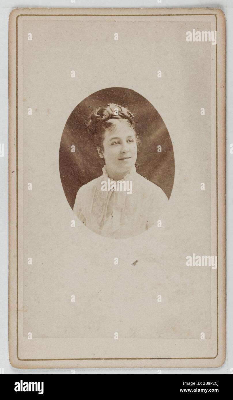 Ritratto dei nipoti di Ortense, attrice teatrale tra il 1865 e il 1876. Anonyme. Portrait d'Hortense Neveux, attrice de théâtre entre 1865 et 1876. Carte de visite (recto). Tirage sur papier albuminé. 1860-1890. Parigi, musée Carnavalet. Foto Stock