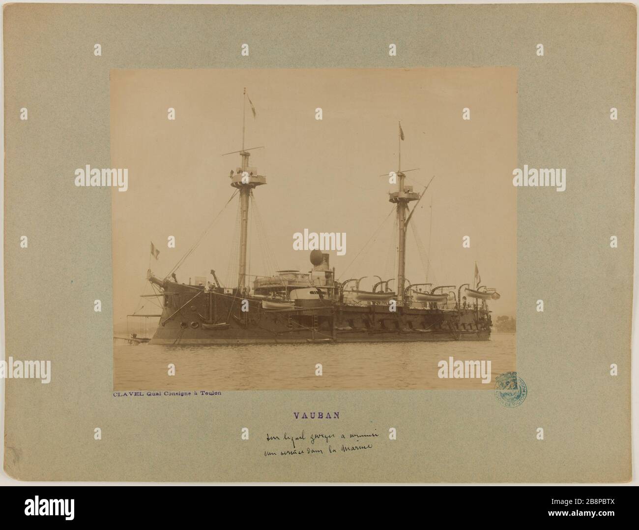 Nave 'Vauban' in cui Georges Hugo ha iniziato il suo servizio nella Marina Clavel. 'Navire 'le Vauban' sur lequel Georges Hugo a commencé son service dans la Marine'. Tirage sur papier albuminé. 1890-1890. Parigi, Maison de Victor Hugo. Foto Stock