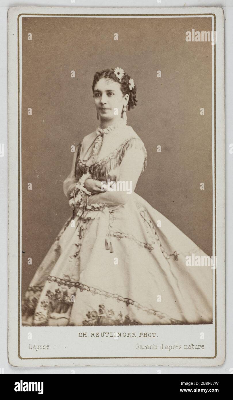 Ritratto dei nipoti di Ortense, attrice teatrale tra il 1865 e il 1876. Portrait d'Hortense Neveux, attrice de théâtre entre 1865 et 1876. Carte de visite (recto). Photographie de Charles Reutlinger (1816-1880). Tirage sur papier albuminé. 1860-1890. Parigi, musée Carnavalet. Foto Stock