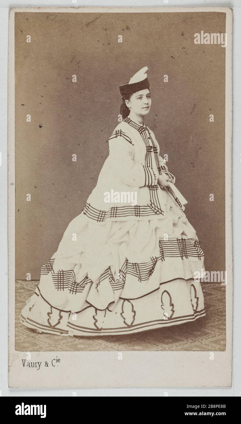 Ritratto dei nipoti di Ortense, attrice teatrale tra il 1865 e il 1876. Vaury et Cie. Portrait d'Hortense Neveux, attrice de théâtre entre 1865 et 1876. Carte de visite (recto). Tirage sur papier albuminé. 1860-1890. Parigi, musée Carnavalet. Foto Stock