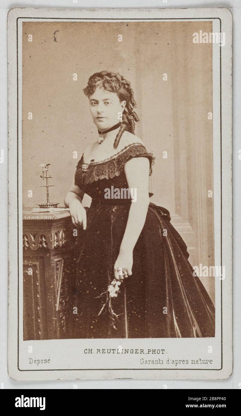 Ritratto di Claire otto, attrice teatrale tra il 1865 e il 1892. Portrait de Claire Othon, attrice de théâtre entre 1865 et 1892. Carte de visite (recto). Photographie de Charles Reutlinger (1816-1880). Tirage sur papier albuminé. 1860-1890. Parigi, musée Carnavalet. Foto Stock