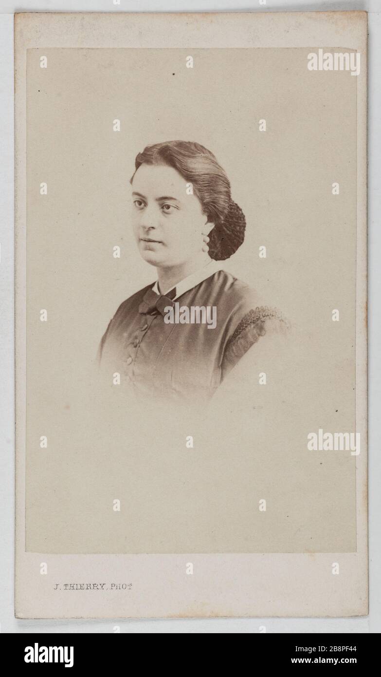 Ritratto di Claire otto, attrice teatrale tra il 1865 e il 1892. Thierry, Jean Pierre. Portrait de Claire Othon, attrice de théâtre entre 1865 et 1892. Carte de visite (recto). Tirage sur papier albuminé. Avant 1870. Parigi, musée Carnavalet. Foto Stock