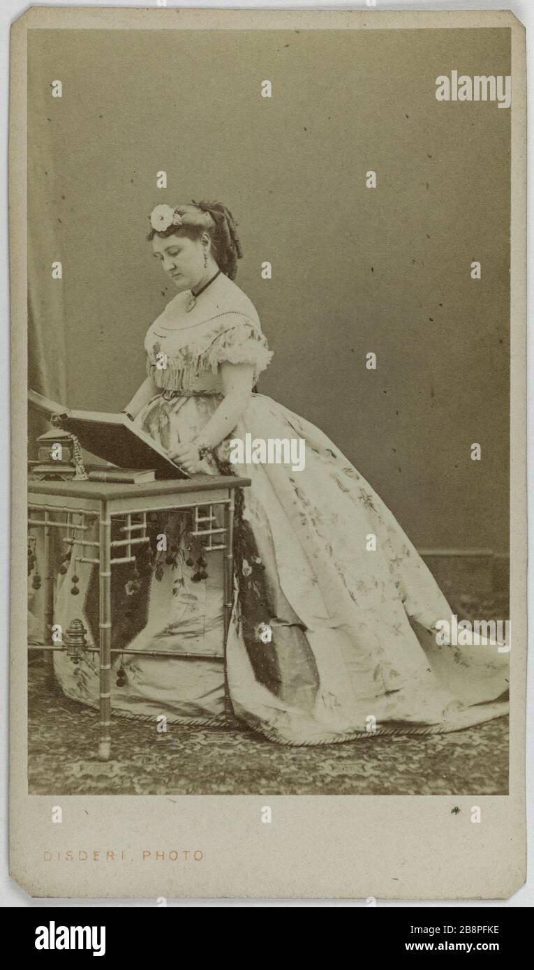 Ritratto di Carlotta Patti, (1840-1889), (cantante lirica Adelina Patti sorella maggiore) Ritratto de Carlotta Patti (1840-1889), canto lyrique, soeur ainée d'Adelina Patti. Carte de visite (recto). Photographie d'Eugène Disderi (1819-1889). Tirage sur papier albuminé, 1860-1890. Parigi, musée Carnavalet. Foto Stock