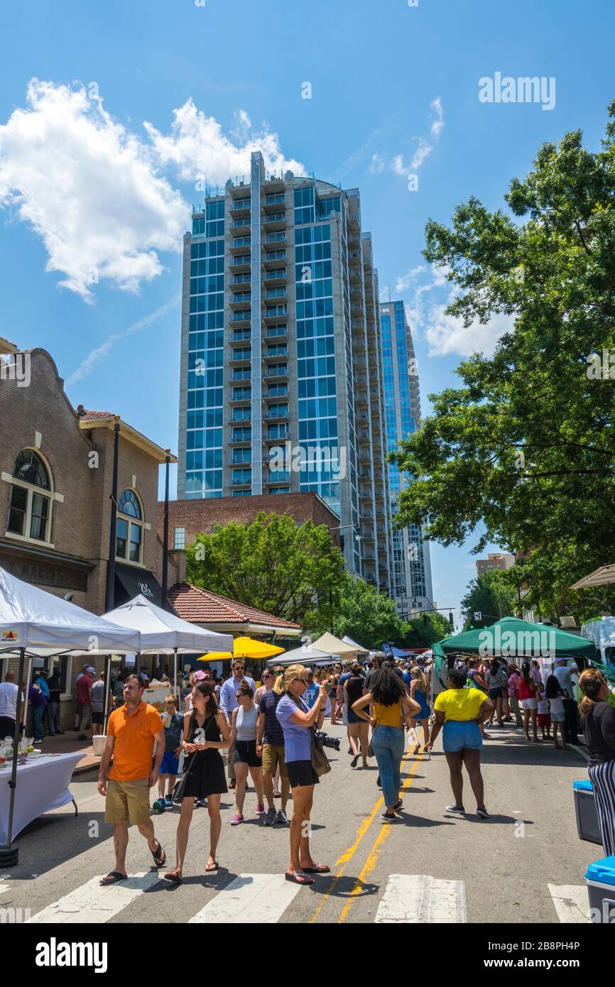 City Market Downtown shopping District in Raleigh una città nel North Carolina del Nord NC e attuale capitale dello stato capitol statehouse Foto Stock