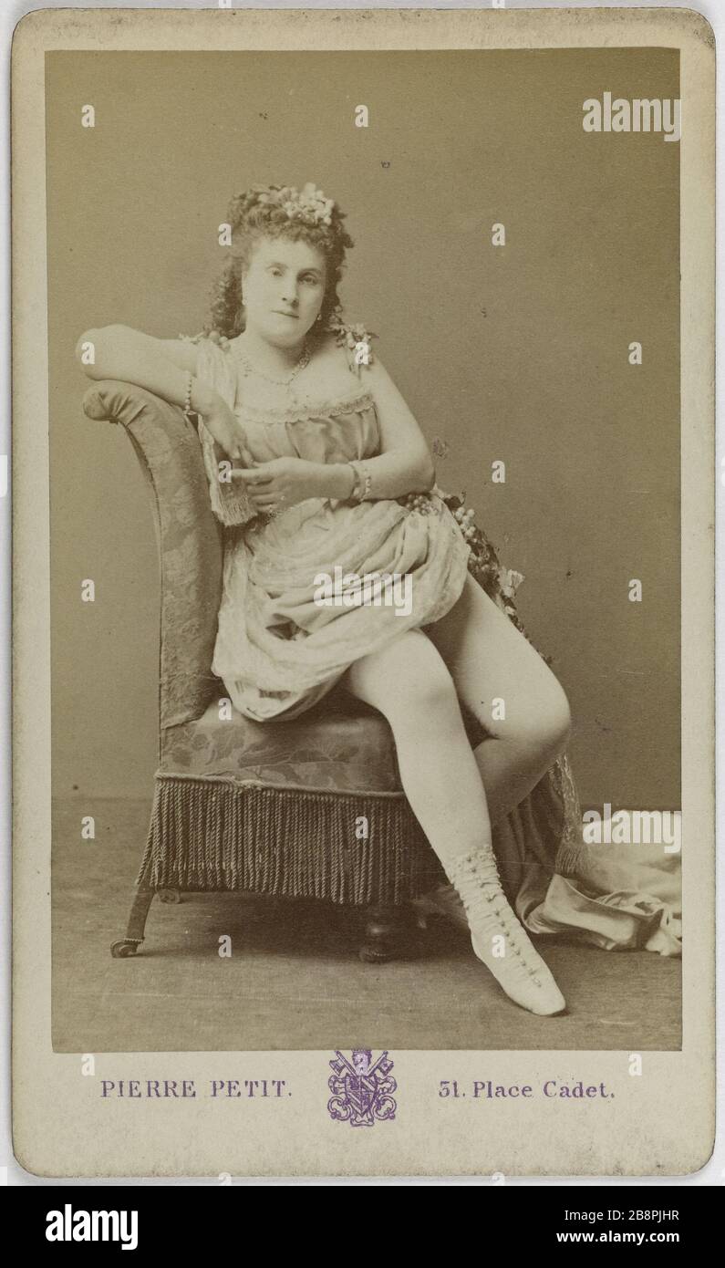 Ritratto di Prat (attrice) Ritratto di Prat, attrice. Carte de visite (recto). Photographie de Pierre Petit (1831-1909). Tirage sur papier albuminé, 1860-1890. Parigi, musée Carnavalet. Foto Stock