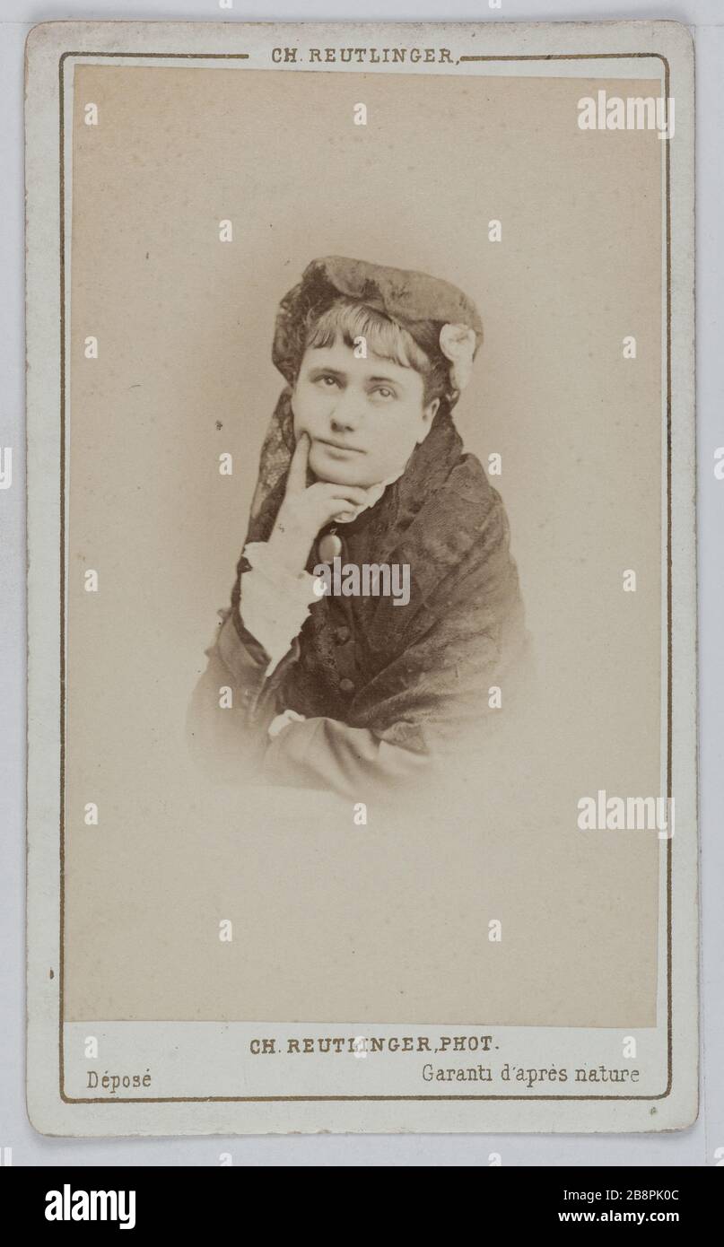 Ritratto di Angela Fox, attrice teatro varietà nel 1868? Portrait d'Angèle Renard, attrice au théâtre des Variétés en 1868 (?). Carte de visite (recto). Charles Reutlinger (1816-1880). Tirage sur papier albuminé. 1860-1890. Parigi, musée Carnavalet. Foto Stock