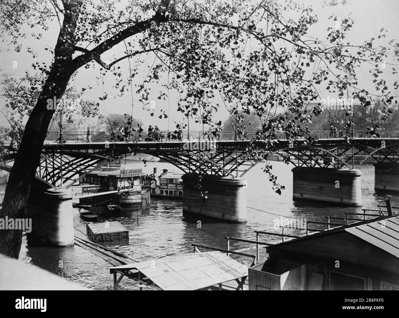 Il ponte di Art. Paris le Pont des Arts. Paris (VIème arr.), 1903. Photographie de Paul Géniaux (1873-1914). Parigi, musée Carnavalet. Foto Stock