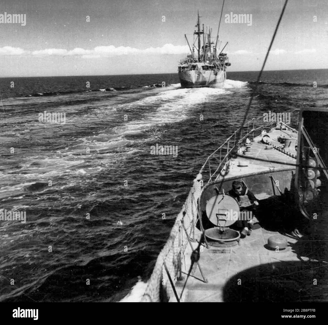 Convoglio italiano in navigazione verso il Nord Africa 1941. 22 ottobre 1941 Foto Stock