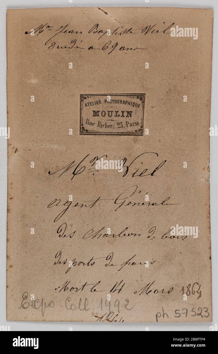Ritratto di Jean-Baptiste Viel (1795-1864), scalo portuale ufficiale di Parigi. Portrait de Jean-Baptiste Viel (1795-1864), agente général des Charbons de bois des ports de Paris. Carte de visite (verso). Photographie de Félix Jacques Moulin (1802-1875). Tirage sur papier albuminé, 1860-1890. Parigi, musée Carnavalet. Foto Stock