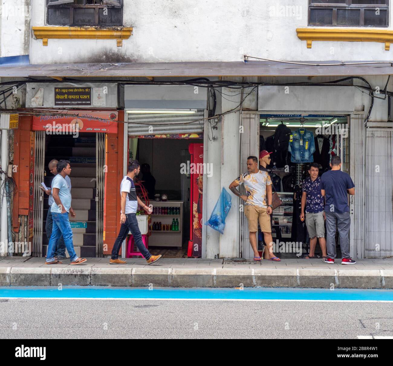 Fila di negozi parte degli edifici del vecchio mercato a Kuala Lumpur Malesia. Foto Stock