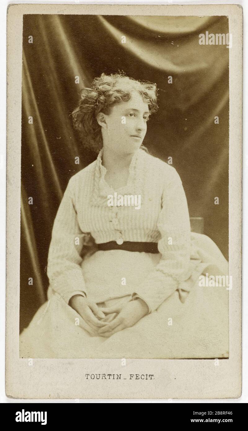 Ritratto di Leontine Massin (1847-1901), attrice teatrale tra il 1863 e il 1883. Joseph Tourtin (1825-vers 1880). Portrait de Léontine Massin (1847-1901), attrice de théâtre entre 1863 et 1883. Carte de visite (recto). Tirage sur papier albuminé. 1860-1890. Parigi, musée Carnavalet. Foto Stock