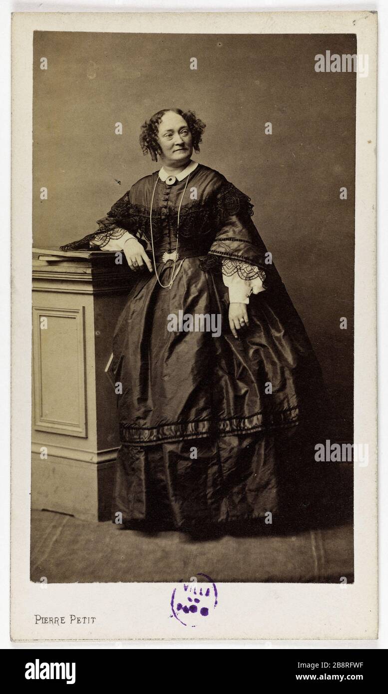 Ritratto di Marie Jeanne Prieur (1808-1879), conosciuto come Melanie, attrice teatrale. Pierre Petit (Pierre Lanith Petit, dit). Portrait de Marie Jeanne Prieur (1808-1879), dite Mélanie, attrice de théâtre. Carte de visite (recto). Tirage sur papier albuminé. 1860-1890. Parigi, musée Carnavalet. Foto Stock