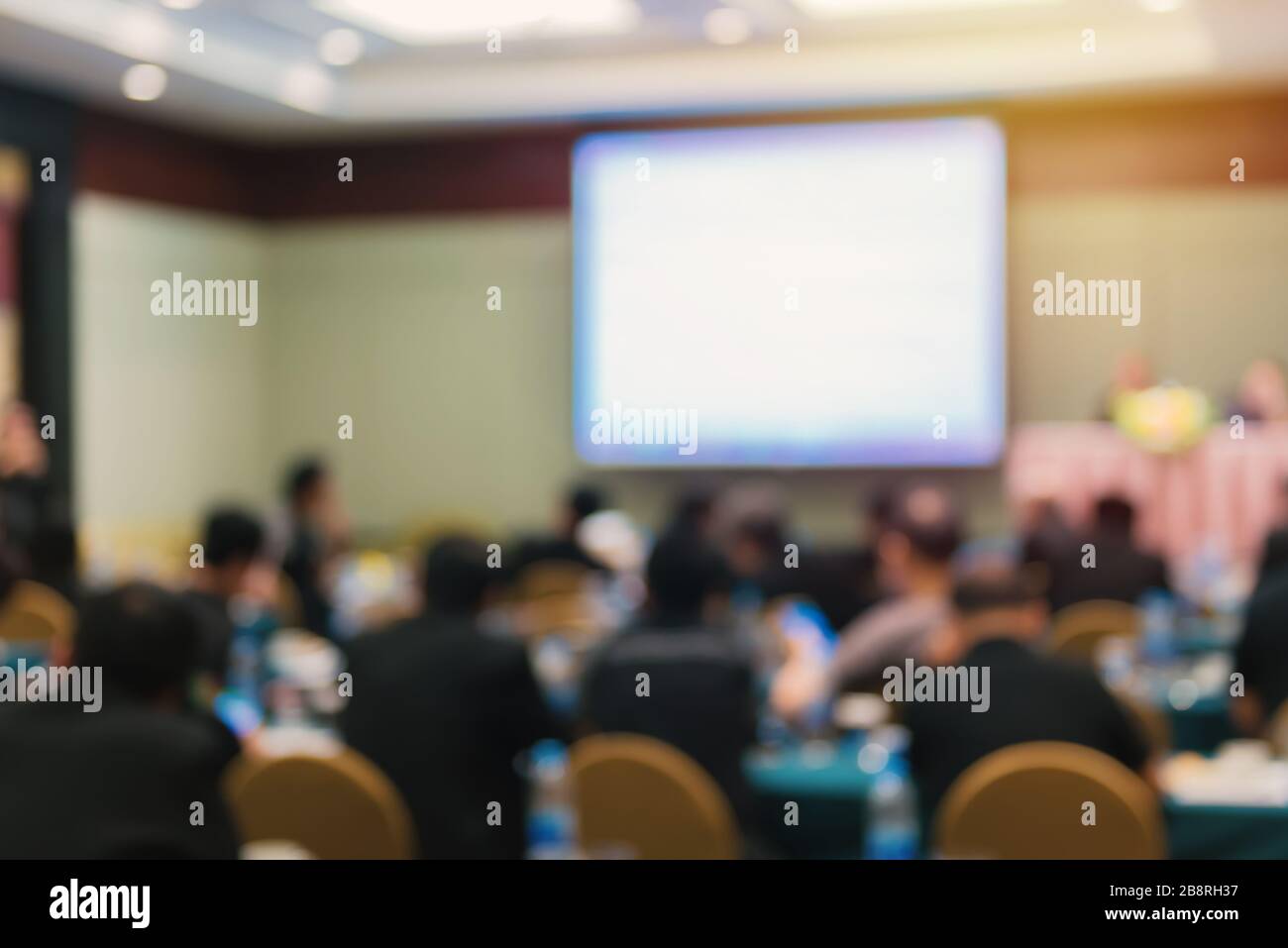 La sfocatura di conferenza di affari e la presentazione nella sala conferenze. Foto Stock