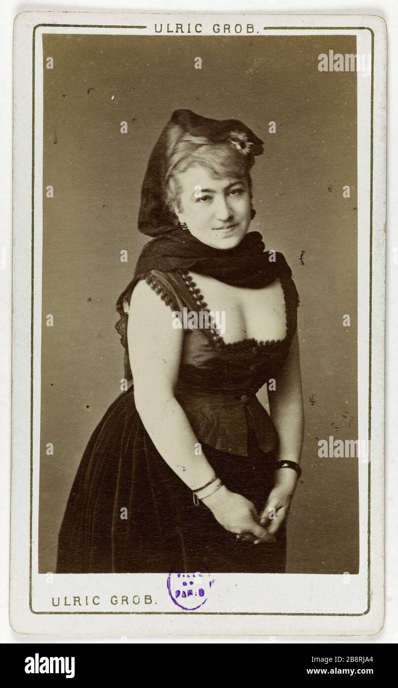 Ritratto di Laure Dordet (-1900), chiamato Milla, attrice teatrale. Portrait de Laure Dordet (décédée en 1900), dite Milla, attrice de théâtre. Carte de visite (recto). Tirage sur papier albuminé. 1860-1890. Photographie d'Ulric Grobe. Parigi, musée Carnavalet. Foto Stock