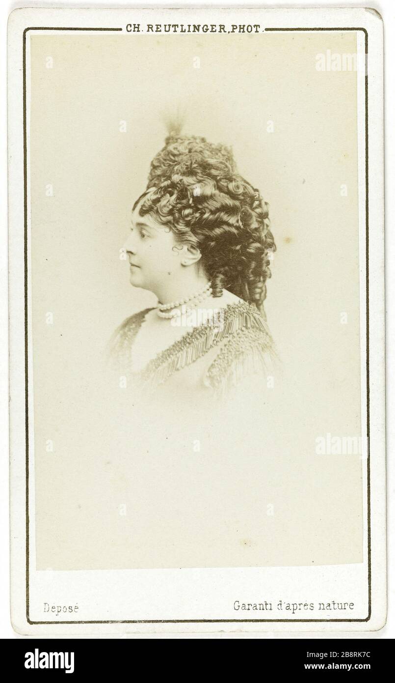 Portrait busto Celine Montaland (1843-1891), attrice teatrale. Portrait en buste de Céline Montaland (1843-1891), attrice de théâtre. Carte de visite (recto). Tirage sur papier albuminé. 1860-1890. Photographie de Charles Reutlinger (1816-1880). Parigi, musée Carnavalet. Foto Stock