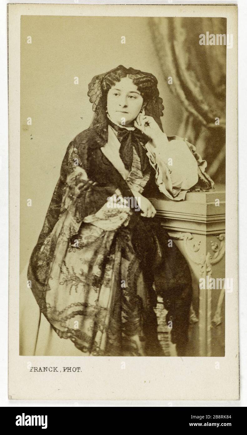Ritratto di Céline Montaland (1843-1891), attrice teatrale. Ritratto di Céline Montaland (1843-1891), attrice de théâtre. Carte de visite (recto). Tirage sur papier albuminé. 1860-1890. Photographie de Franck (dit Gobinet de Villecholle). Parigi, musée Carnavalet. Foto Stock