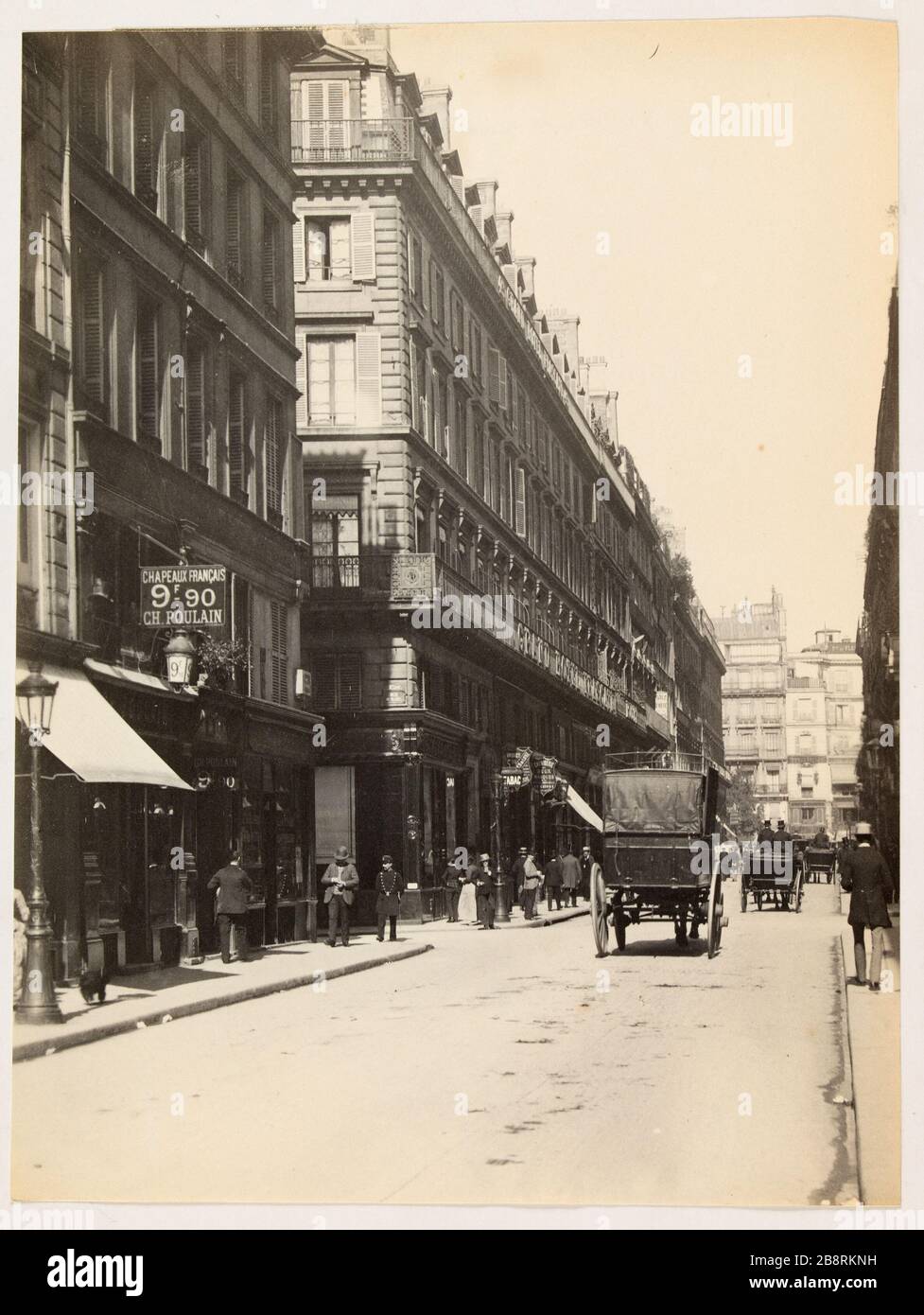 Rue Vivienne, un business car primo piano. Auto cavallo, rue Vivienne, 2 ° distretto, Parigi 'Voiture à cheval, rue Vivienne, Parigi (IIème arr.)'. Photographie d'Hippolyte Blancard (1843-1924), vers 1890. Parigi, musée Carnavalet. Foto Stock
