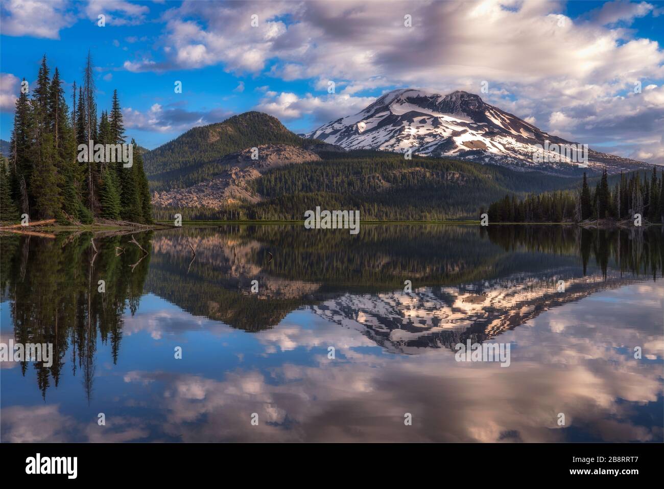Montagna in Oregon a Sparks Lake Foto Stock
