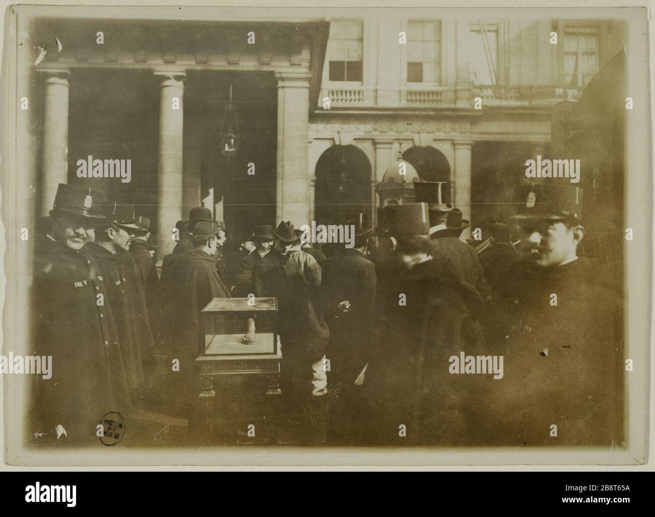 FUOCO DELLA COMMEDIA FRANCESE 9 MARS 1900 LUOGO DEL TEATRO FRANCESE, 1 ° distretto, PARIS Incendie de la Comédie-Française le 9 Mars 1900, Place du Théâtre Français. Parigi (Ier arr.), 1900. Anonima fotographie. Parigi, musée Carnavalet. Foto Stock