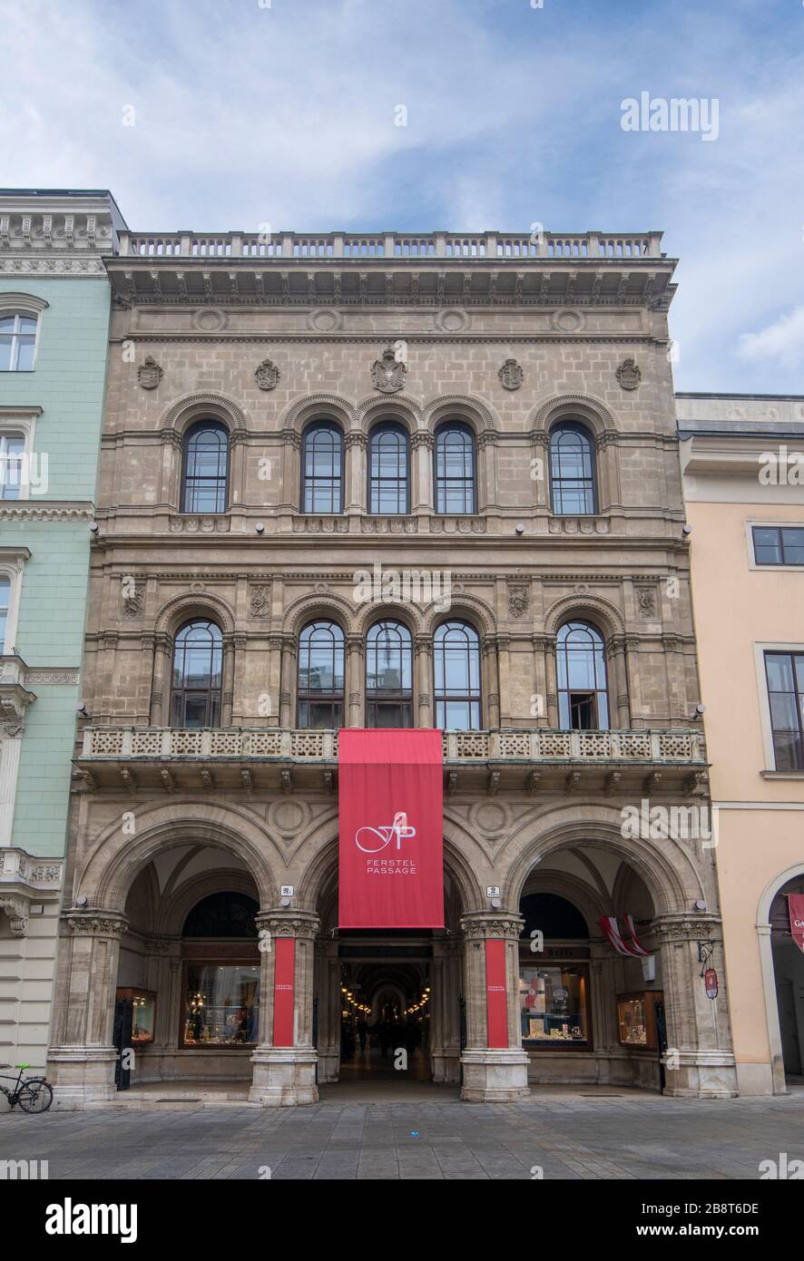 VIENNA, AUSTRIA. Palais Ferstel situato in via Herrengasse, è stato originariamente costruito come Banca Nazionale. Noto per Freyung Passage Foto Stock