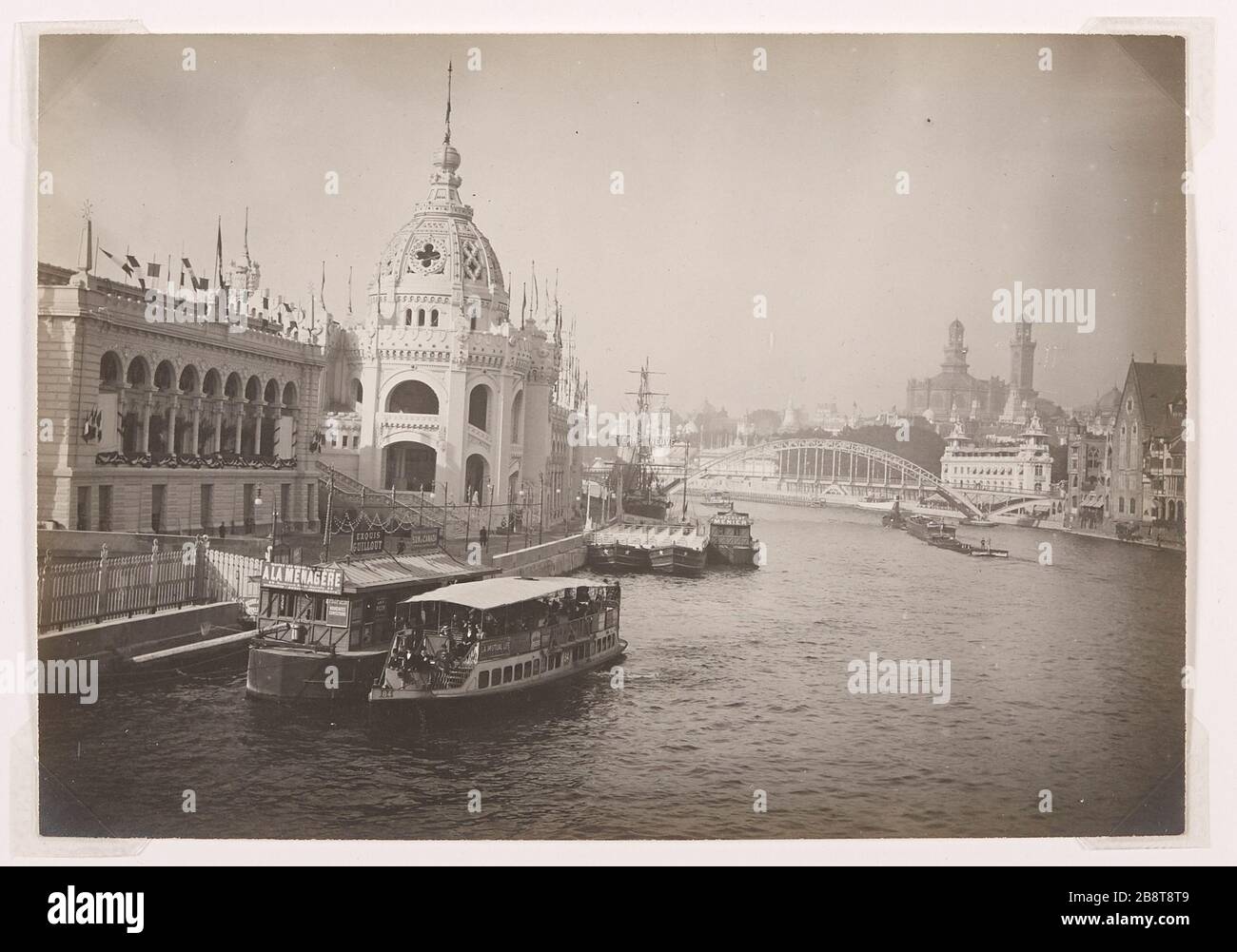 Street View of Nations 1900 esposizione mondiale (titolo principale) Anonyme, Vue de la rue des Nations, esposizione Universelle de 1900 (titolo principale), 1900. Tiraggio gélatino-argentique. Petit Palais, Musée des Beaux-Arts de la Ville de Paris. Foto Stock