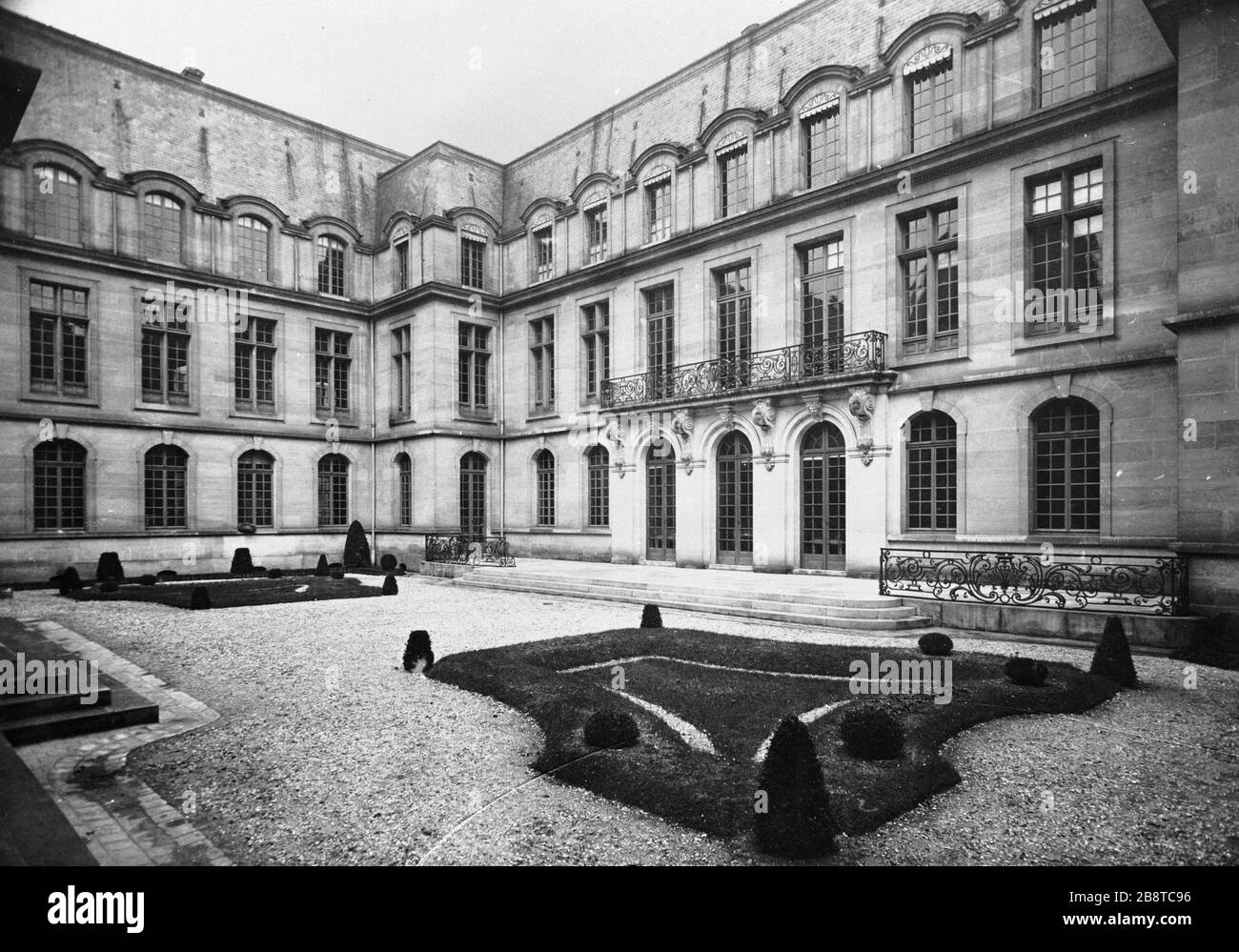 GIARDINO MUSEO CARNAVALET Jardin du musée Carnavalet. Parigi (IIIème arr.), vers 1915. Parigi, musée Carnavalet. Foto Stock