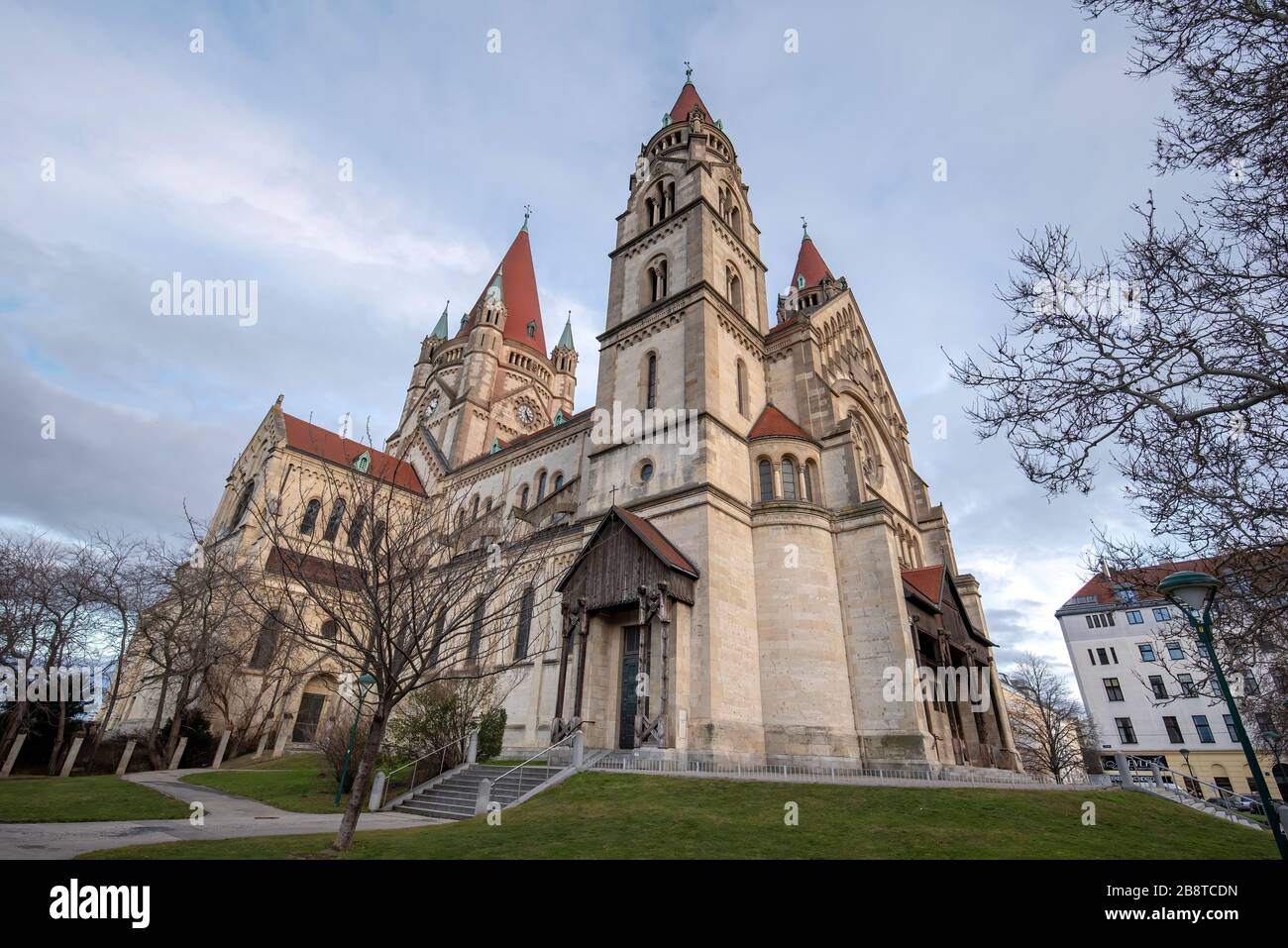 Chiesa di San Francesco d'Assisi a Vienna, in Austria, conosciuta anche come la Chiesa del Giubileo dell'Imperatore o la chiesa del Messico a Mexikoplatz Foto Stock