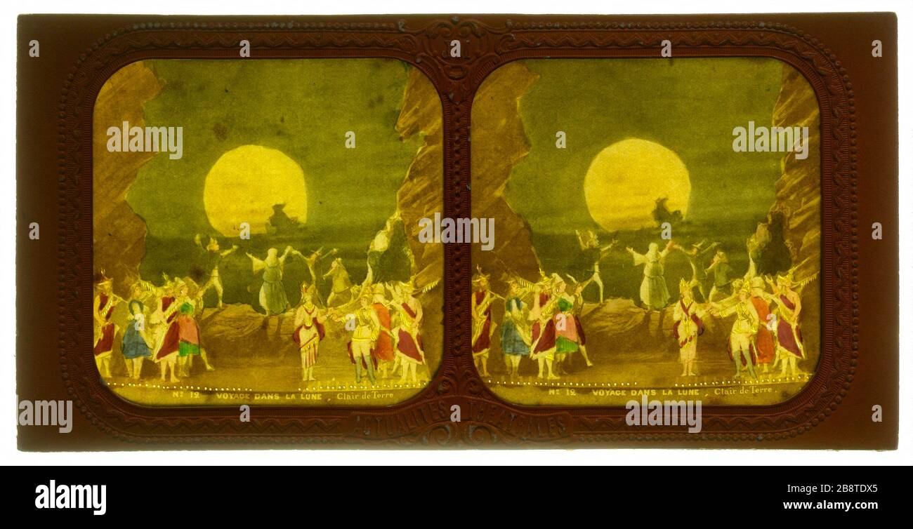 Gita alla Luna. No. 12 viaggio alla luce di terra della Luna 'viaggio dans la Lune'. "n°12. Clair de Terre'. Photographie de Jules Alexandre Marinier. Vue stéréoscopique trasparente coloriée avec trous d'épingle sur papier albuminé. Avant 1876. Parigi, musée Carnavalet. Foto Stock