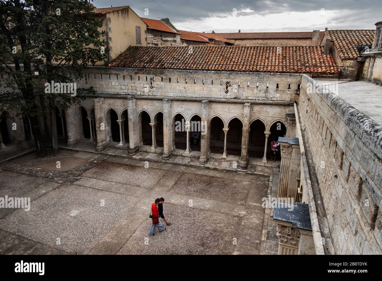 Chiesa di Santa Tropima e chiostro. Arles (Provenza, Occitania, Francia, Europa) Foto Stock