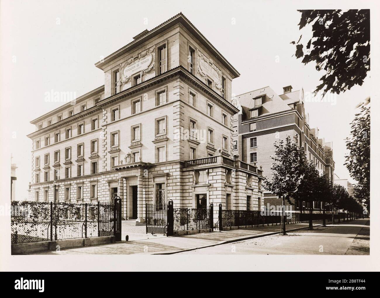 Città universitaria di Parigi / la fondazione di Monaco. Fondazione Monaco, Cité Internationale Universitaire de Paris, 14° distretto Maison internationale dédiée aux résidents de la Cité internationale universitaire de Paris (XIVème arr.). Fondazione di Monaco. Photographie d'Edouard Fiorillo. Tigre au gélatino-bromure d'argent. Après 1937. Parigi, musée Carnavalet. Foto Stock