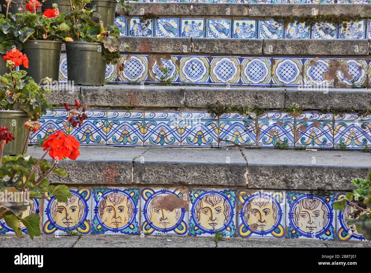 Decorazione artistica della scalinata di Caltagirone, città della Sicilia in Italia Foto Stock