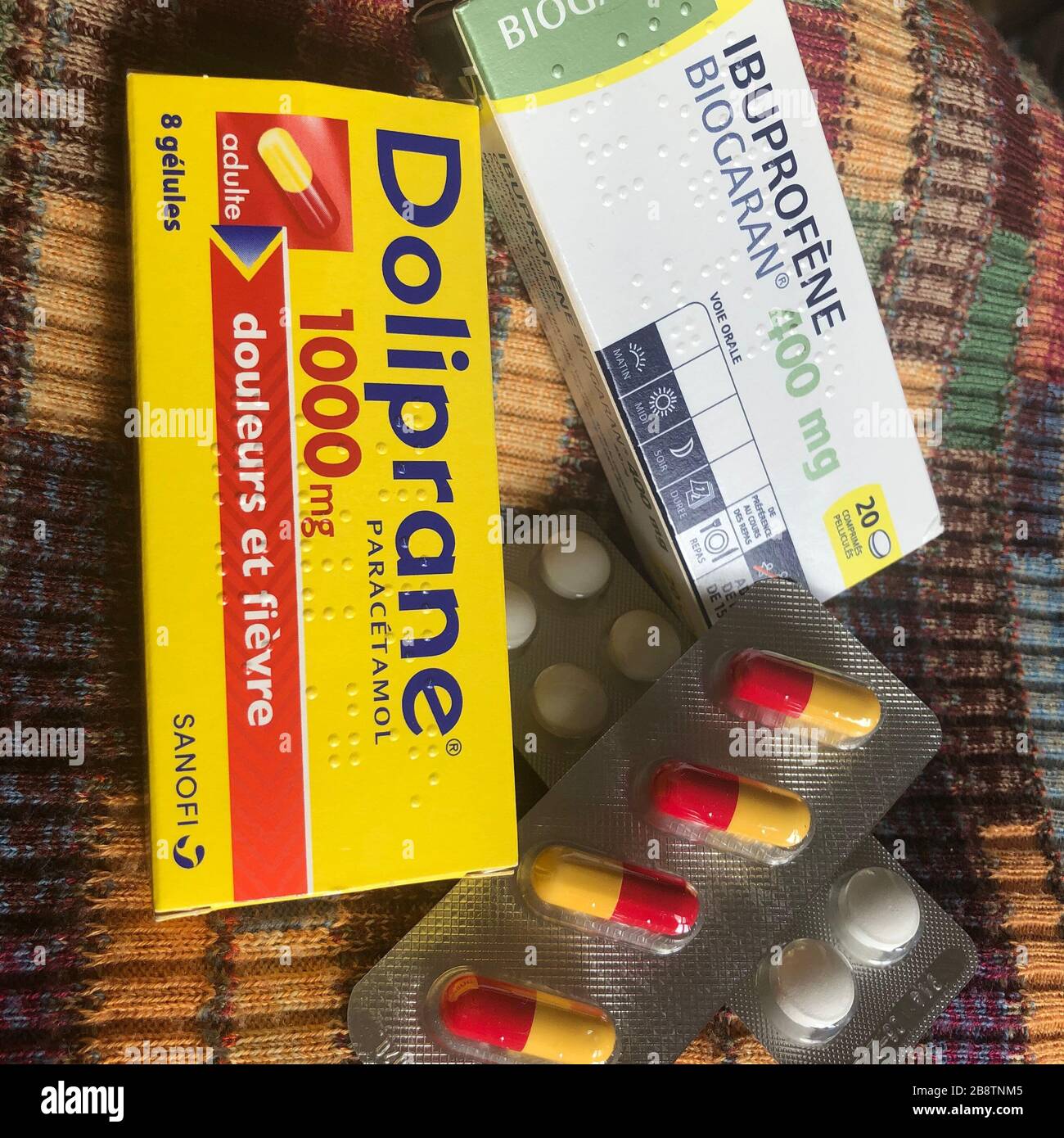 Ibuprofene e paracetamolo Foto Stock