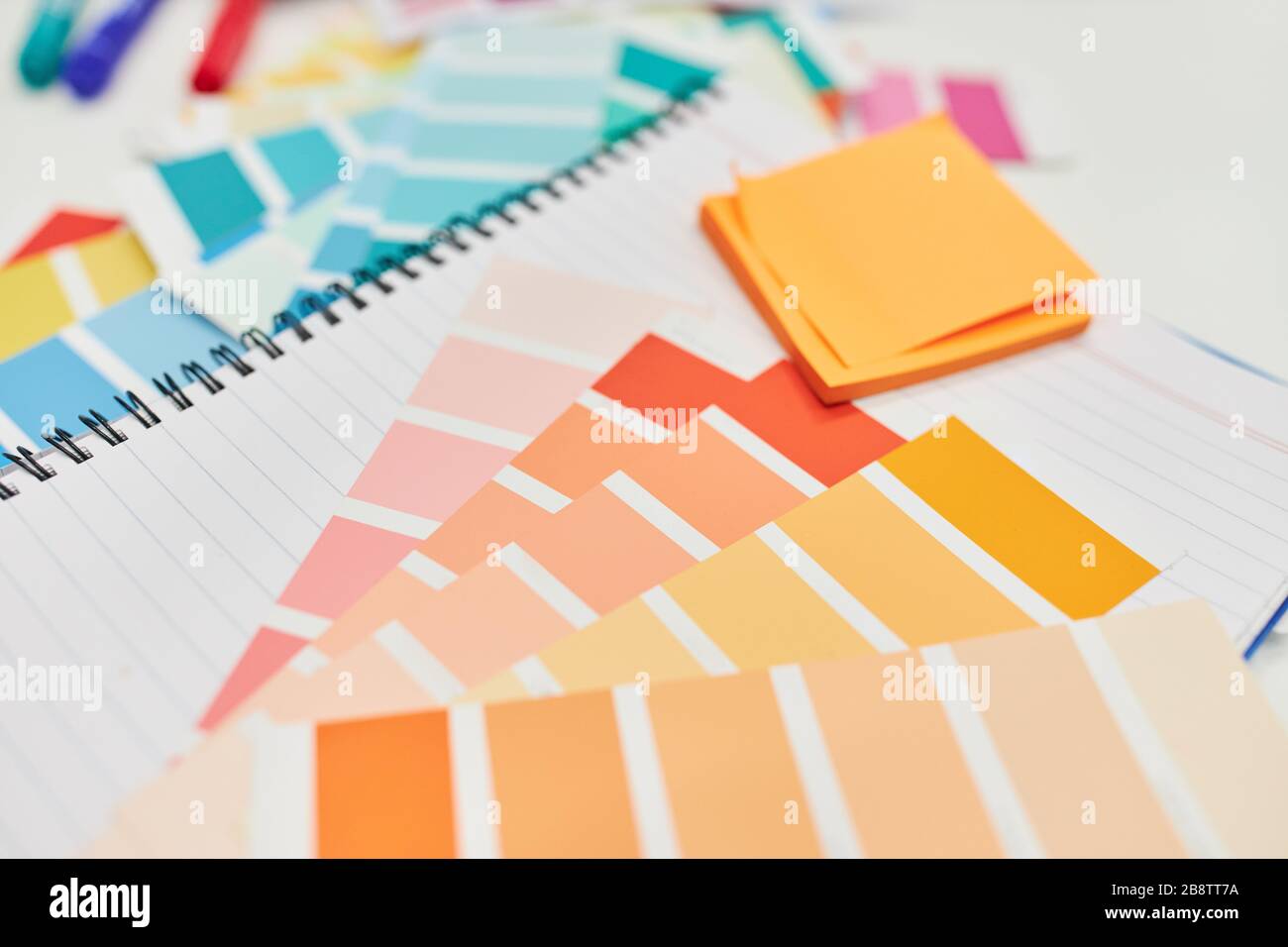 Materiali e carta per la progettazione a colori e grafica Foto Stock