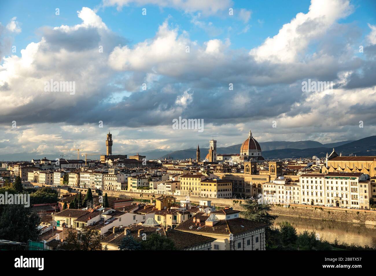 Skyline di Firenze con vista sul Duomo e su Palazzo Vecchio Foto Stock