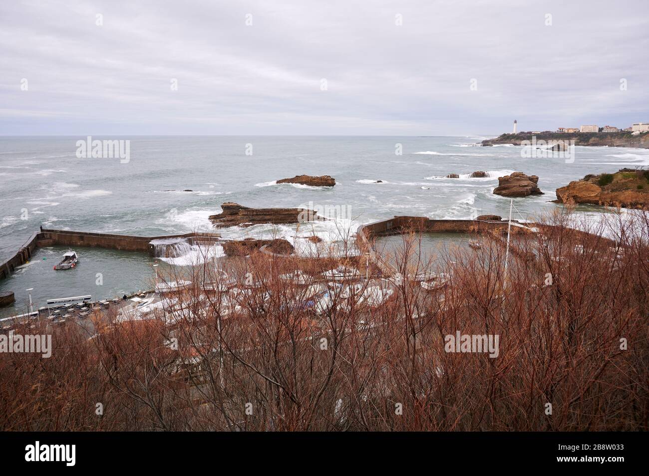 Vista del vecchio porto di pesca, Biarritz, Pirenei Atlantici, Aquitania, Francia Foto Stock