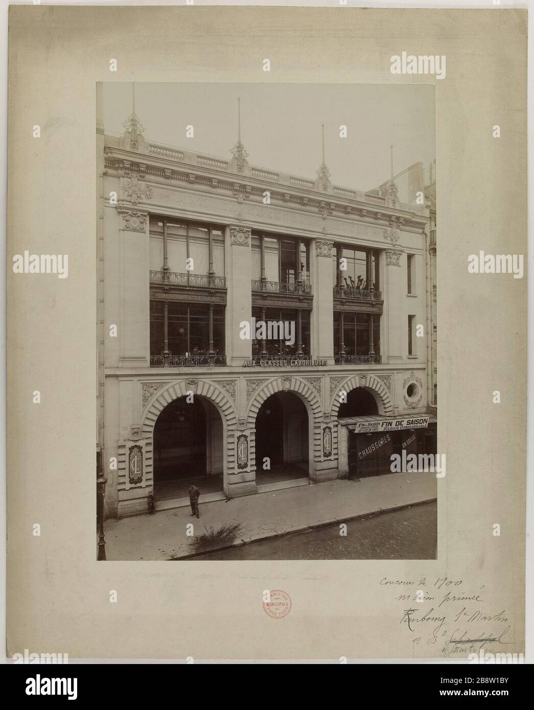 Concorso 1900 / Casa pluripremiata / Faubourg St-Martin e Boulevard de Strasbourg. Vista della parte anteriore della casa vincitrice del concorso 1900, 10 ° arrondissement, Parigi. Vue de la façade de la maison primée au concours de 1900, faubourg St-Martin et boulevard de Strasbourg, Parigi (Xème arr.). Photographie de Jean Barry. Tigre au gélatino-bromure d’argent. Parigi, musée Carnavalet. Foto Stock