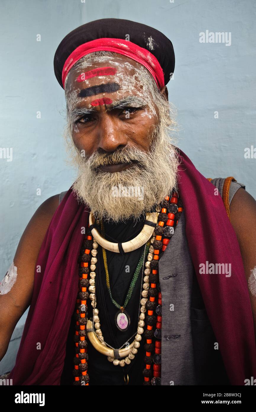 Ascetico indù dalla setta di Aghori (India) Foto Stock