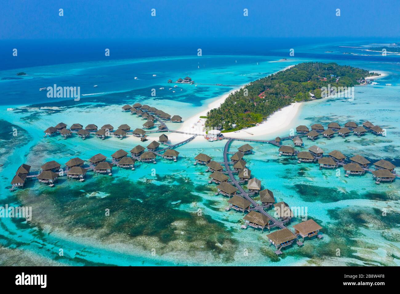 Spiaggia di sabbia di isola tropicale nelle Maldive Foto Stock